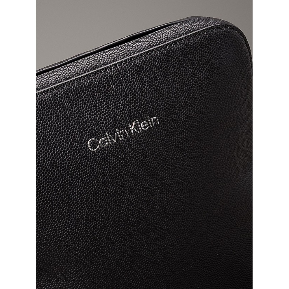 Ανδρικό Τσαντάκι Calvin klein Ck Must Flatpack K50K512767-BEH Μαύρο